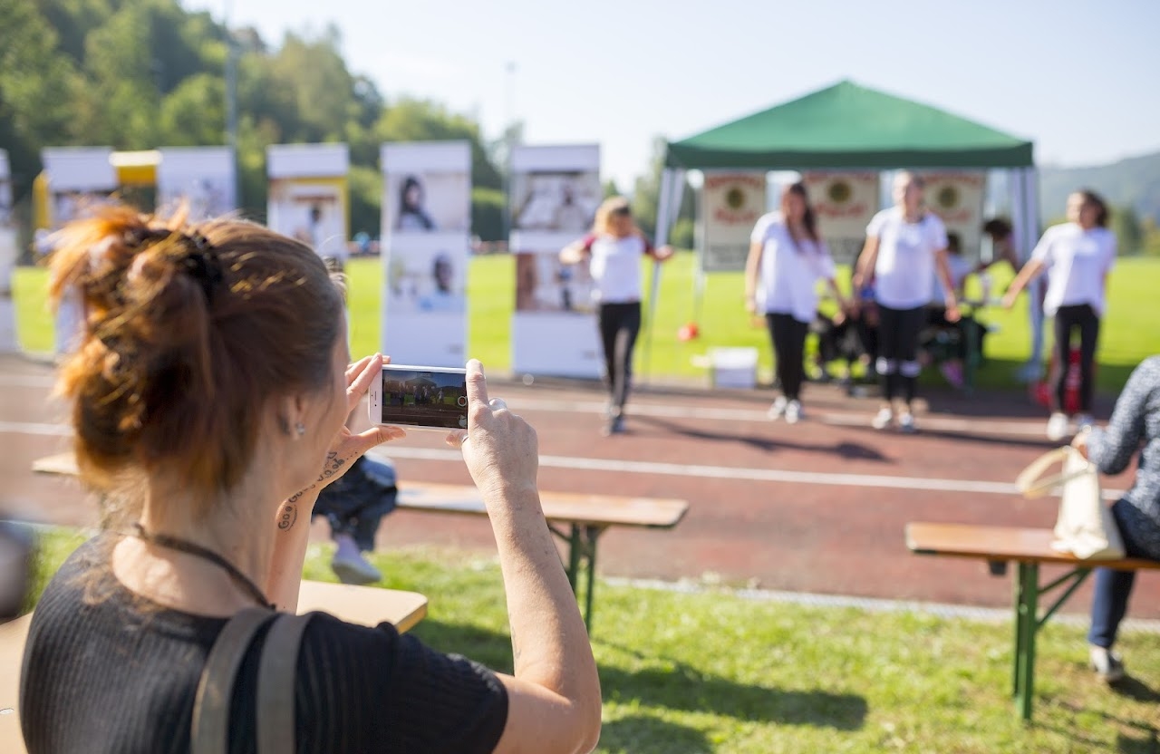 Bild vom 9. Benefizlauf im Jahr 2016. Dies ist das 85. Bild.